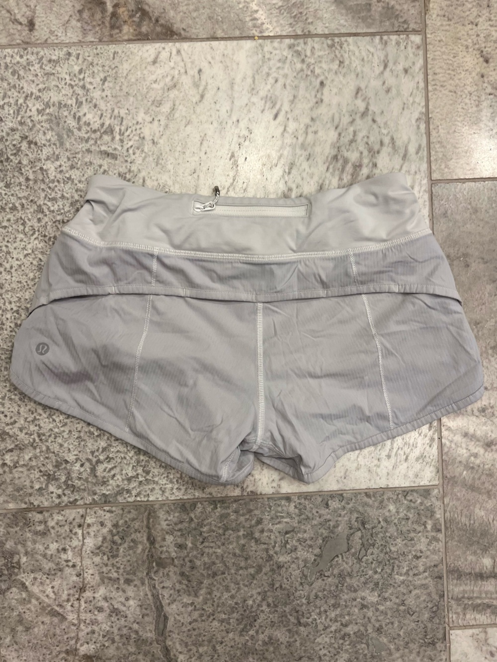 Lululemon Light Grey Athletic Speed Up Short - Picture 3 of 7